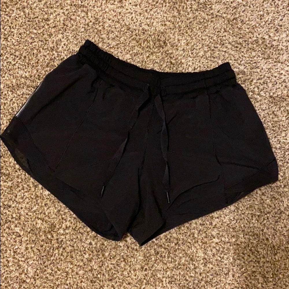 Black Lululemon Hotty Hot Short 4”